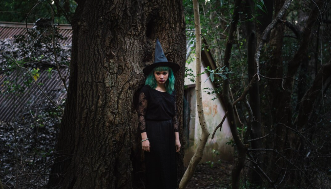 Ghostly Sparkles in the Treetops – Scientists Film Bizarre Ultraviolet Thunderstorm Coronae for the First Time Ghostly Sparkles in the Treetops: Scientists Film Bizarre Ultraviolet Thunderstorm Coronae for the First Time